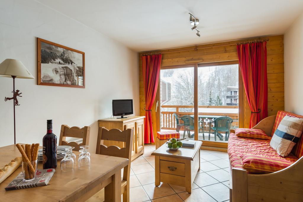Skissim Premium - Résidence Le Hameau du Rocher Blanc 4* by Travelski Saint-Chaffrey Esterno foto